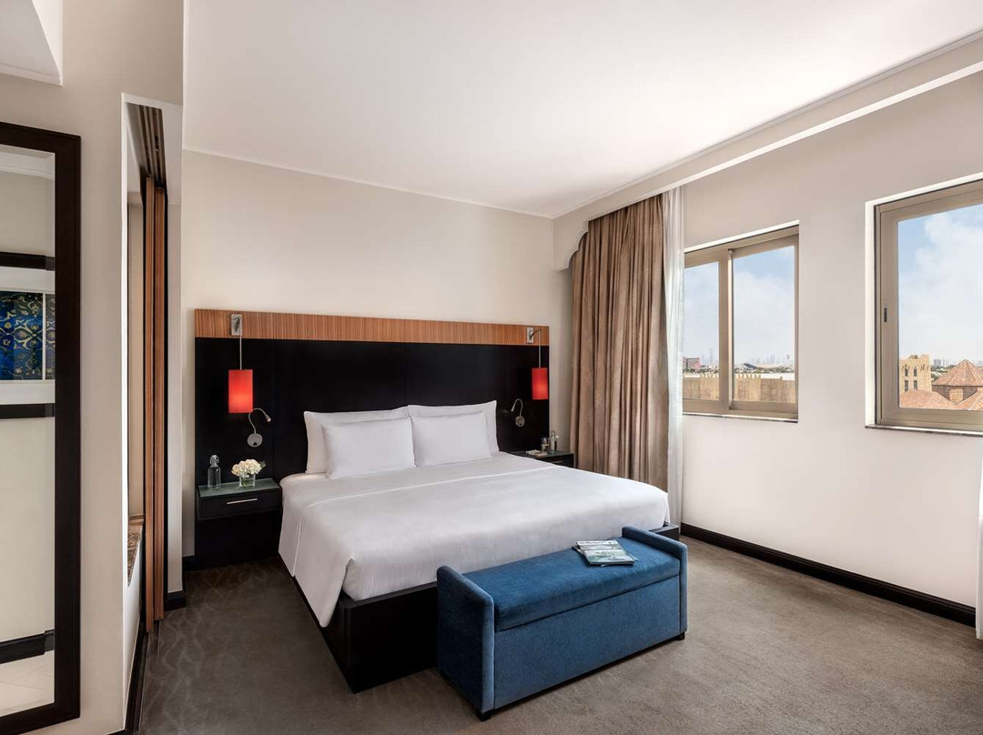 迪拜六国城门瑞享酒店主图