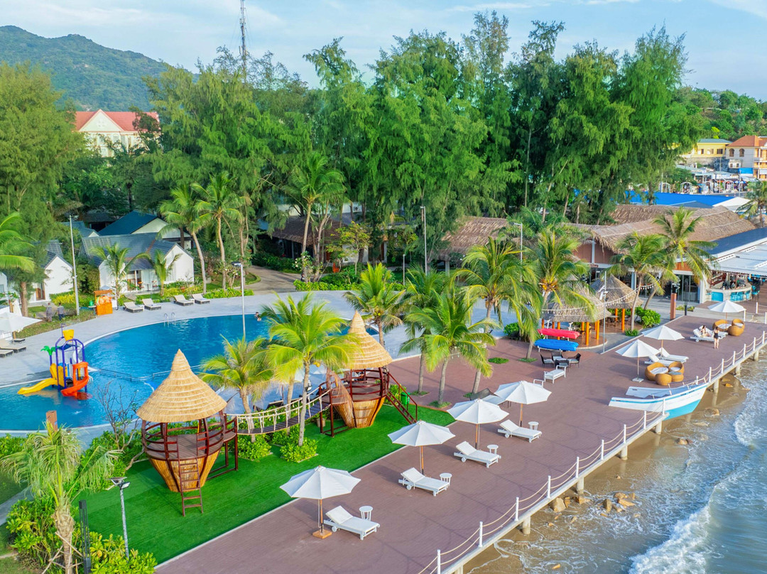 隆海海滩宫殿度假酒店主图