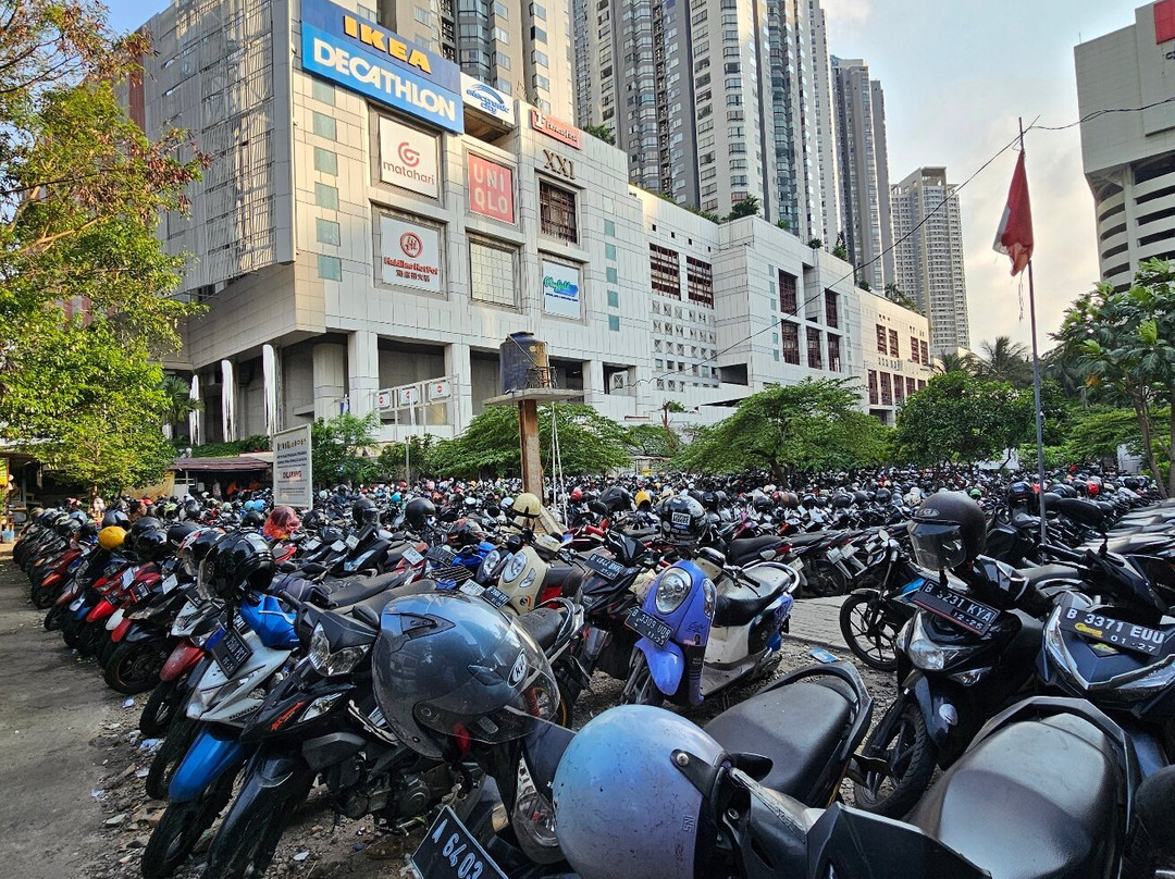 兰花园百货公司-雅加达必去景点