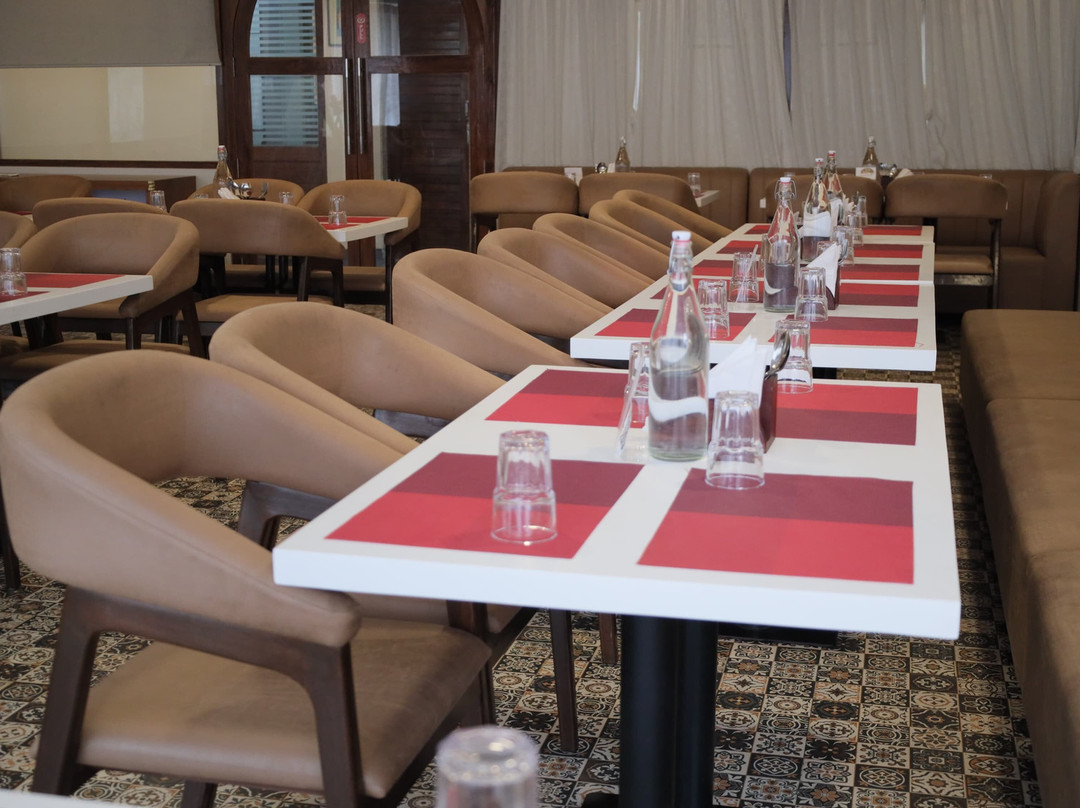 Sapphire Hotel主图