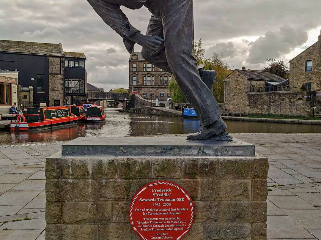 Freddie Trueman Statue景点图片