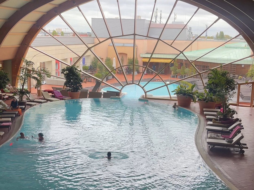 David Lloyd Clubs景点图片
