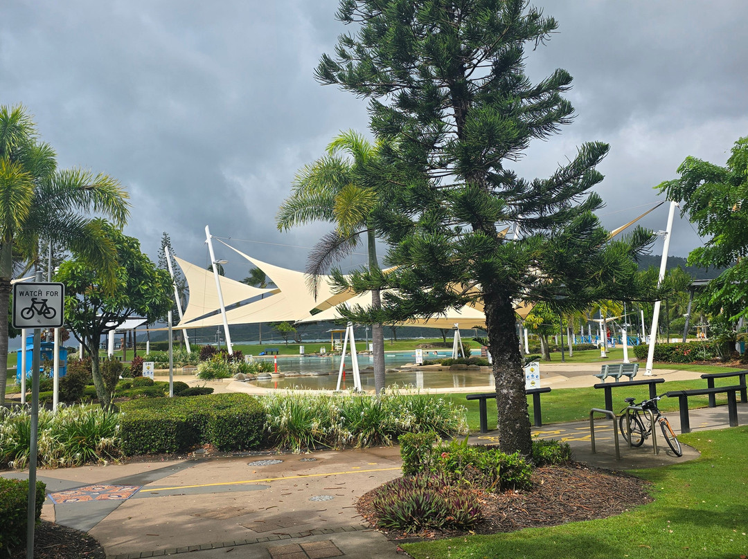 降灵岛海滩酒店主图