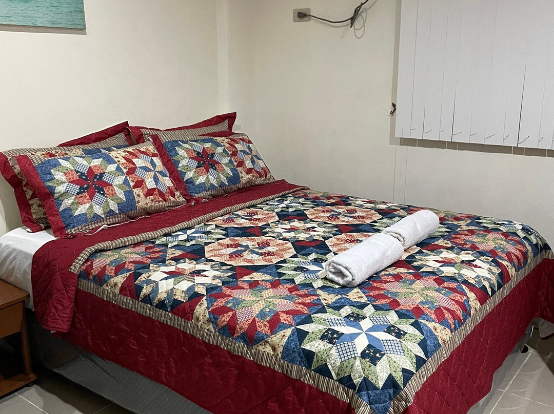 Ashley and Bill's Suites 'N Garden主图