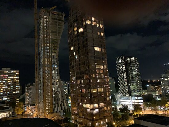 温哥华市中心罗布森街-迪维亚苏特拉套房酒店主图