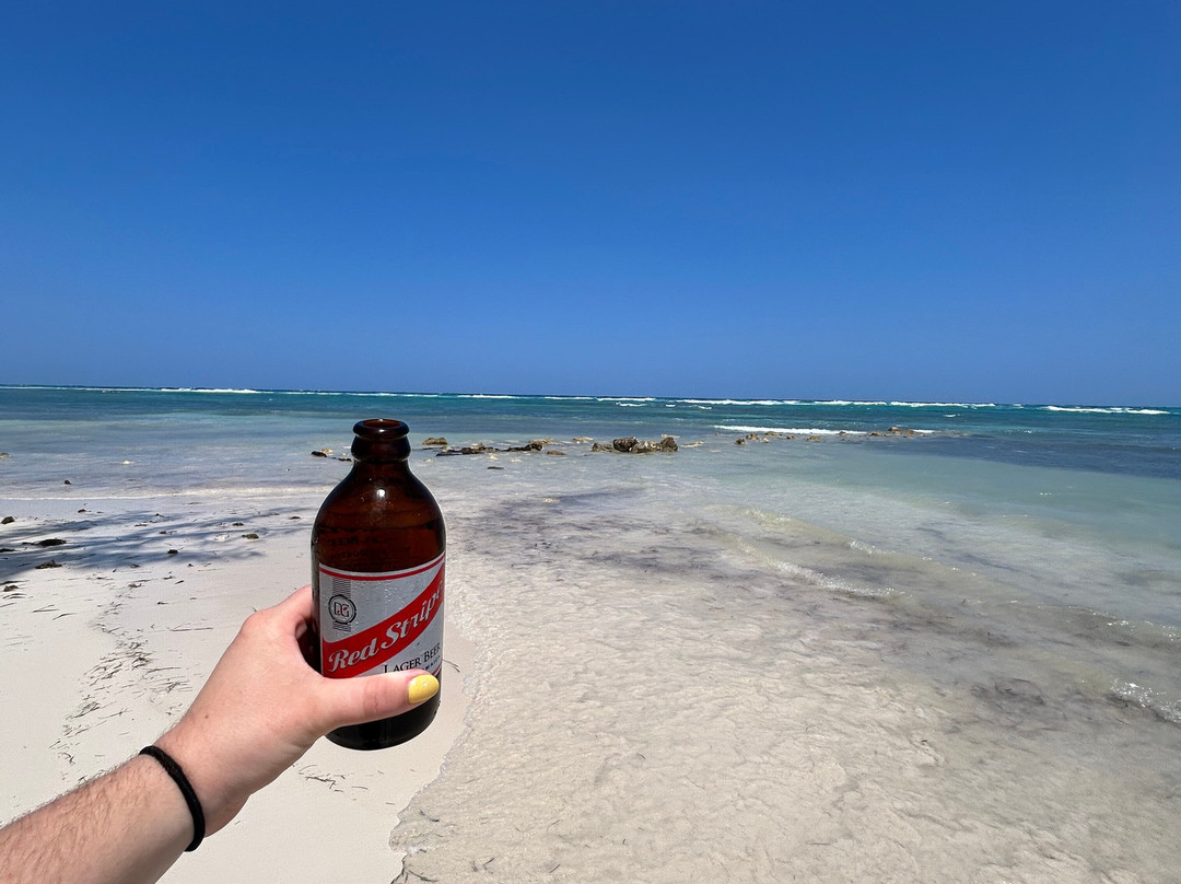 Blue Waters Beach Club-法尔茅斯必去景点