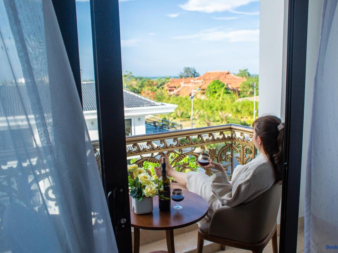 Tan Truong Son Legacy Hotel