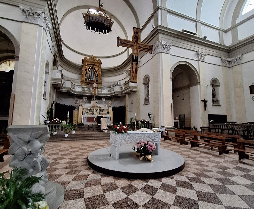 Collegiata dei Santi Michele e Giuliano-菲奥伦蒂诺堡必去景点