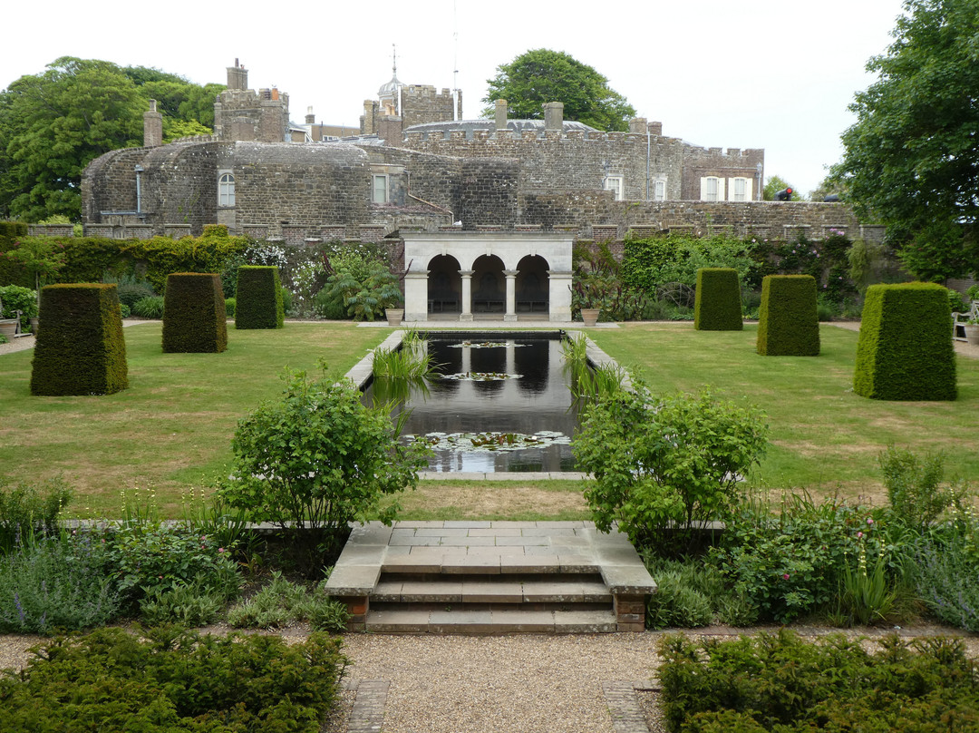 Walmer Castle and Gardens景点图片