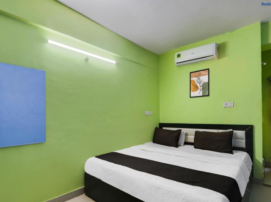 OYO Grand Hotel And Lodge