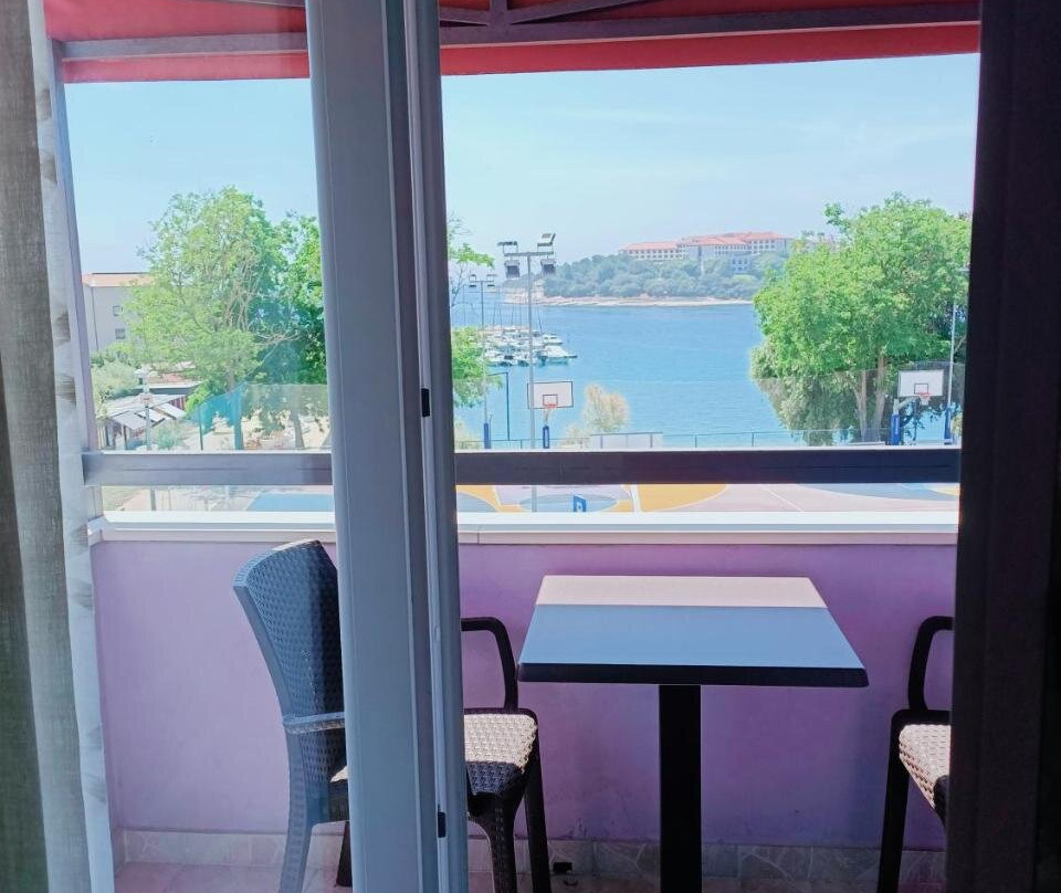 维欧拉公寓式酒店