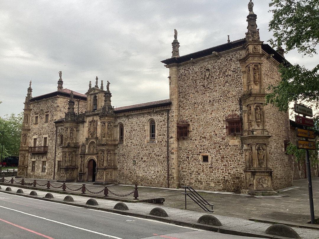 Universidad de Sancti Spiritus desde la Oficina de Turismo de Onati景点图片