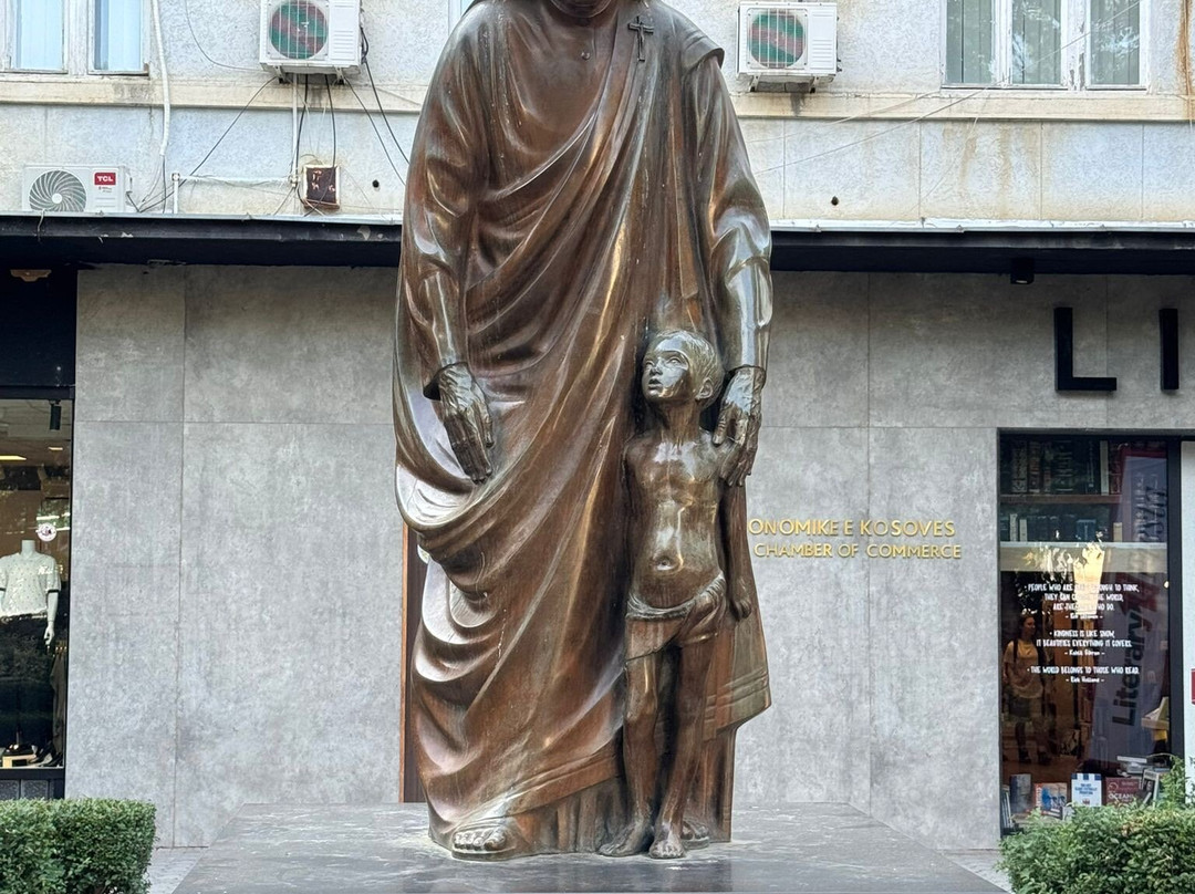Statue of Mother Tereza-普里什蒂纳必去景点