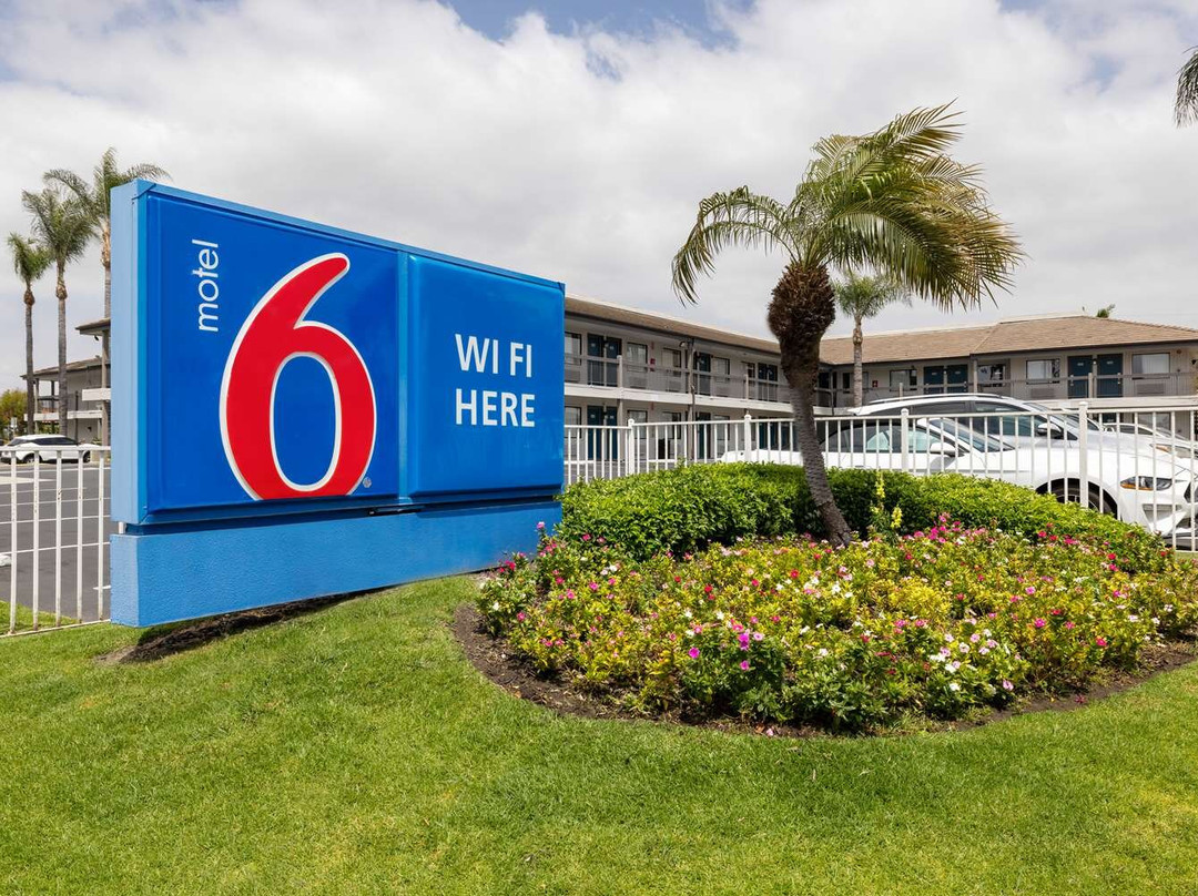 Motel 6 Santa Ana