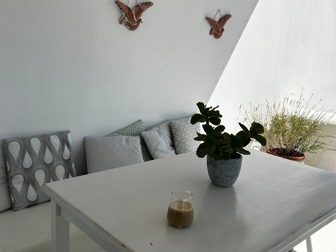 Aeolos Villas Sustainable Living主图