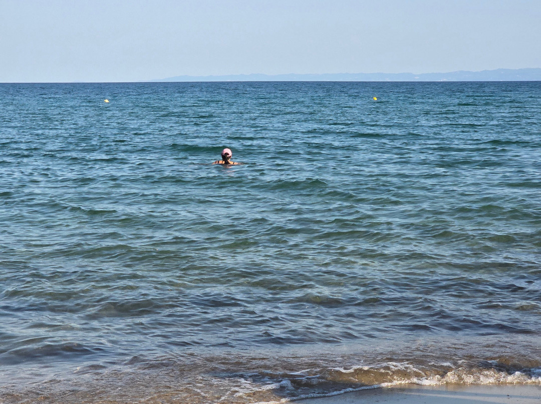Pasir...on the waves All Day Beach Bar-Kalyves Polygyrou必去景点