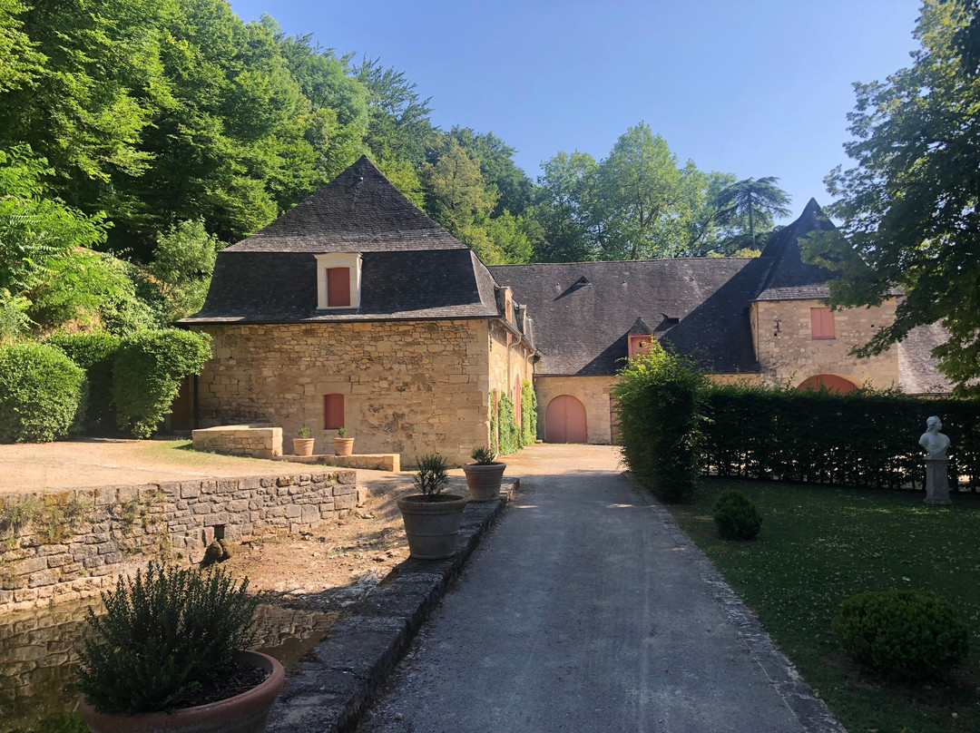 Château De Peyraux-Le Lardin-Saint-Lazare必去景点