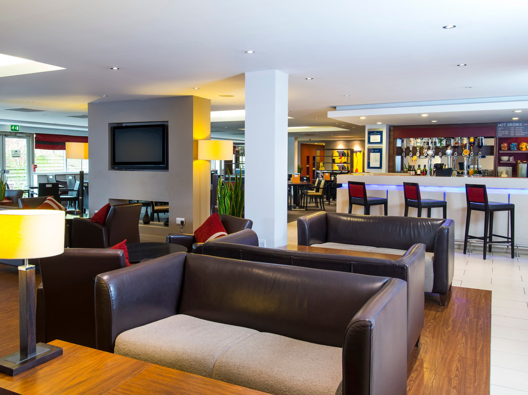 Holiday Inn Express Northampton - South By IHG主图