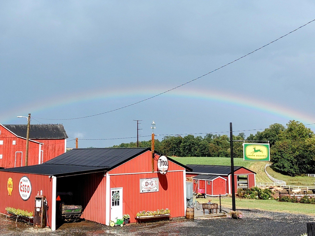 Red Barn Farm Market at Harry C.Dehoff Farms-Stewartstown必去景点
