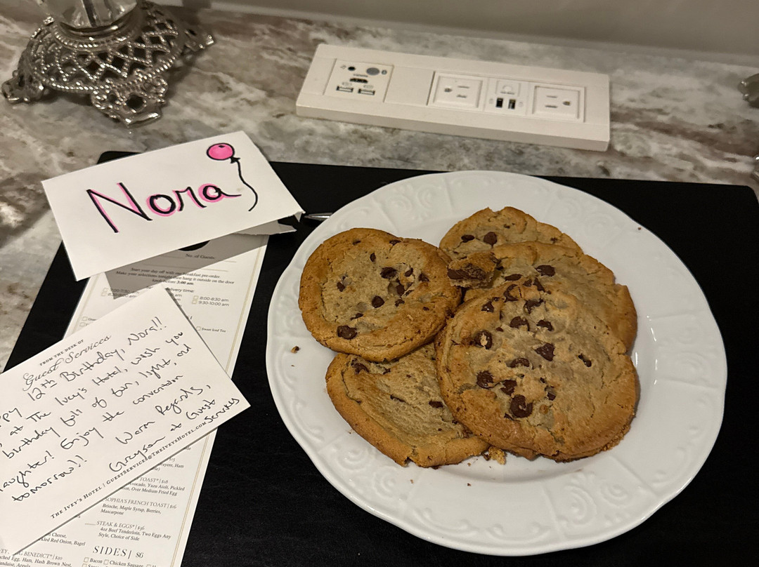 The Ivey's Hotel主图