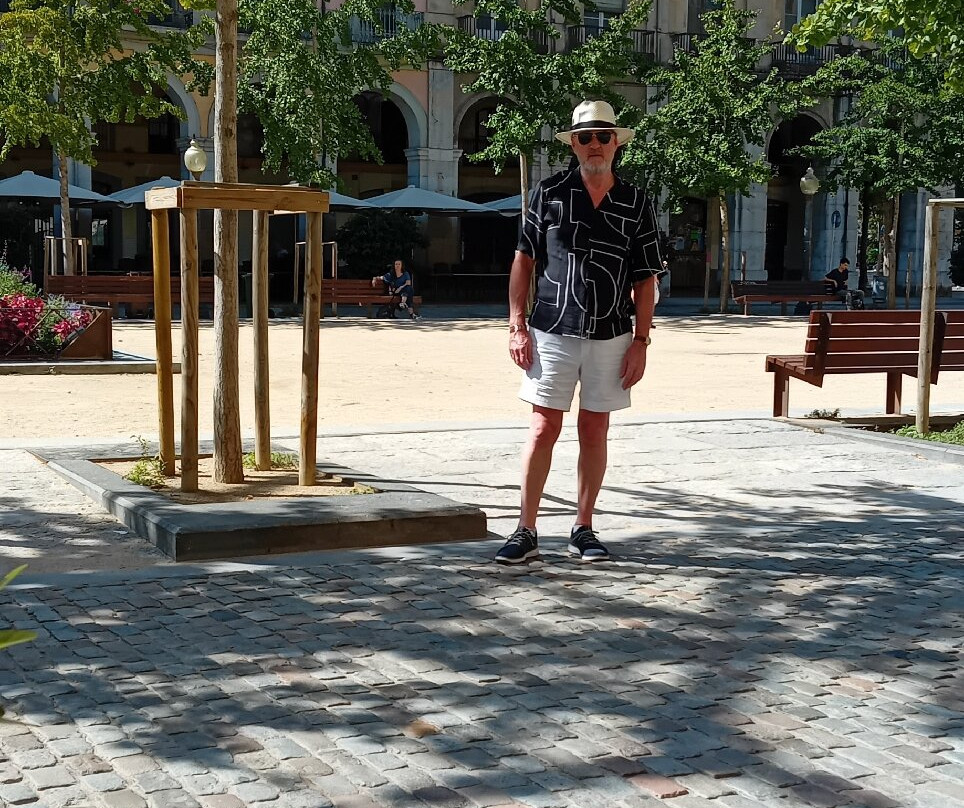 Placa de la Independencia-赫罗那必去景点