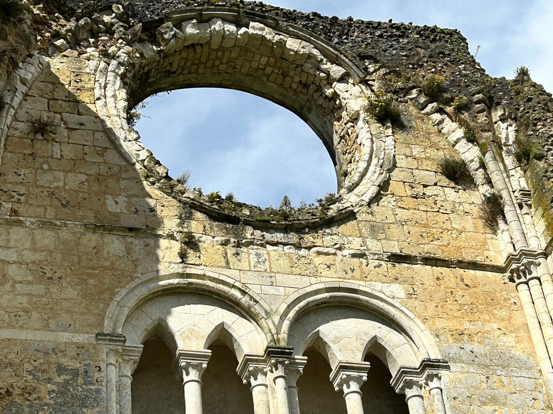 Abbaye de Mortemer-Haute-Normandie必去景点