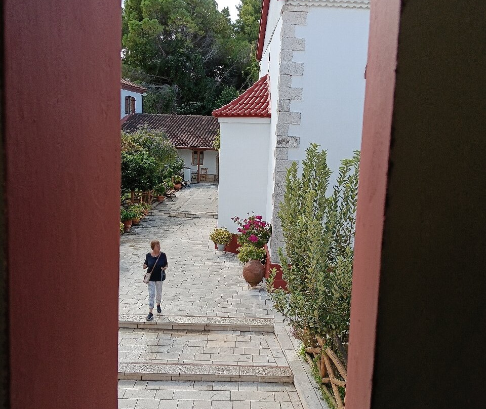 Lefkada Monastery οf Faneromeni-Tsoukaladhes必去景点
