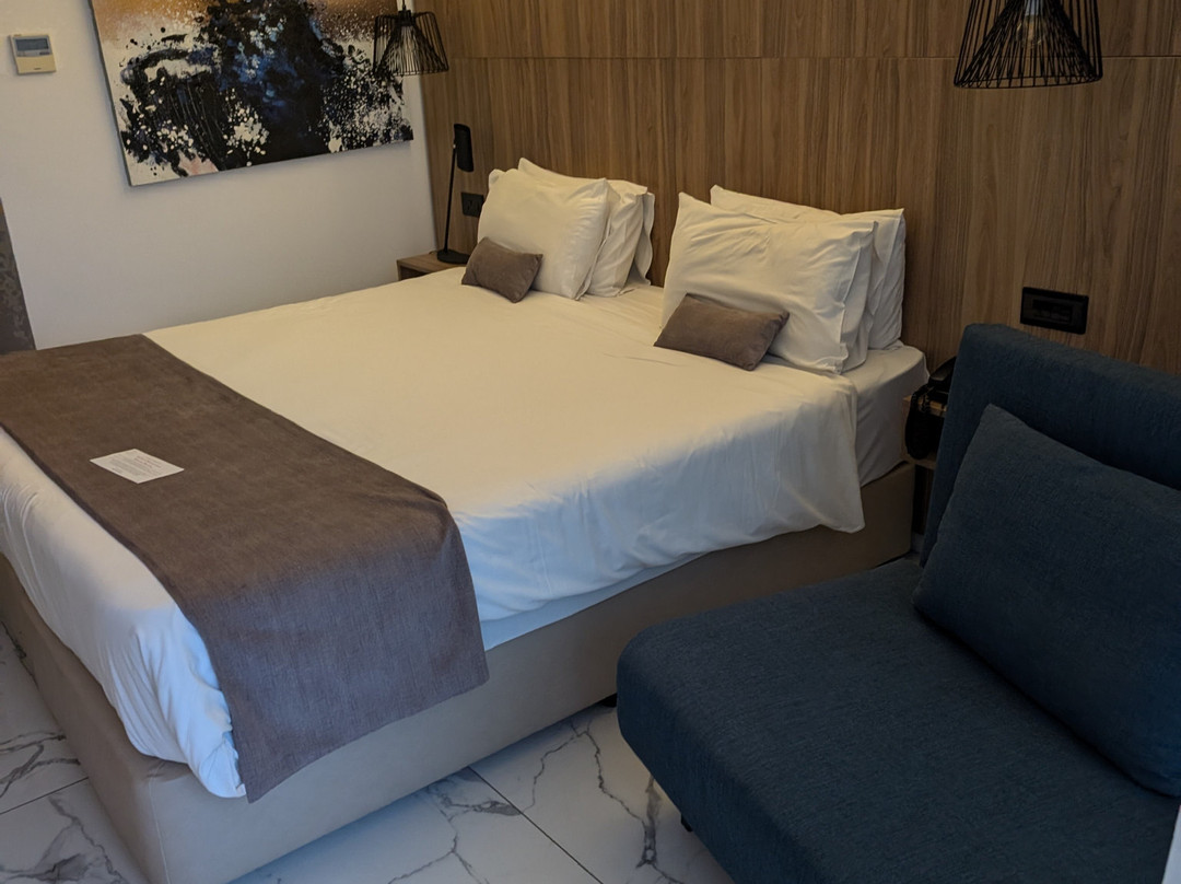 The Blue Ivy Hotel & Suites主图