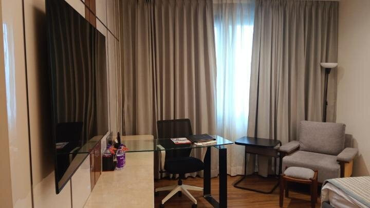 苏拉特洛兹广场酒店、主图