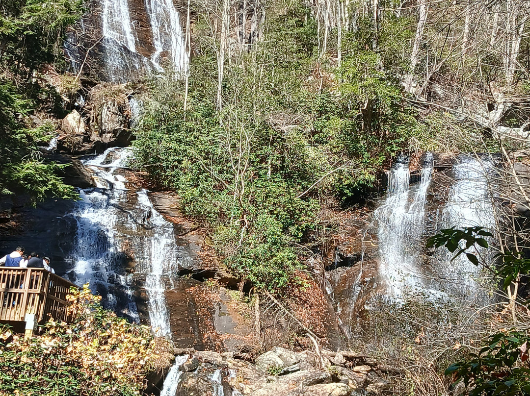 Anna Ruby Falls-海伦必去景点