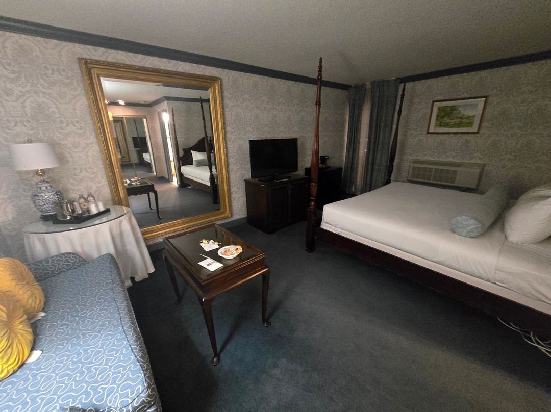 The Farmington Inn主图