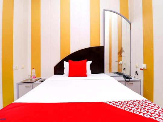 OYO 42787 Hotel Shahi Mahal