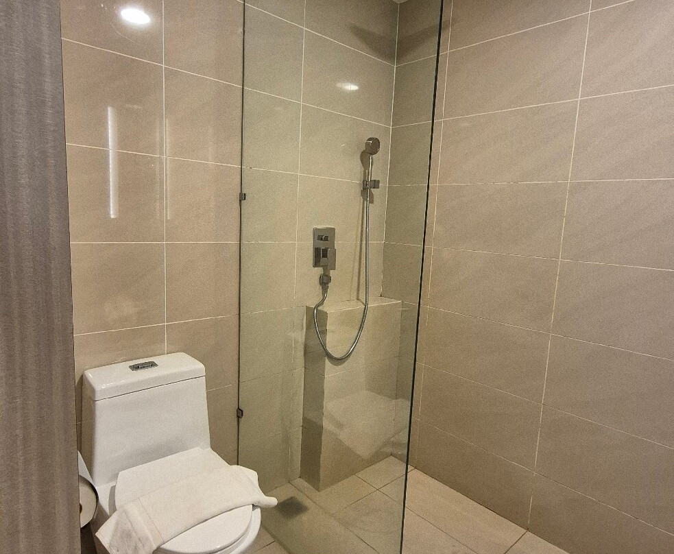 新山V8酒店主图