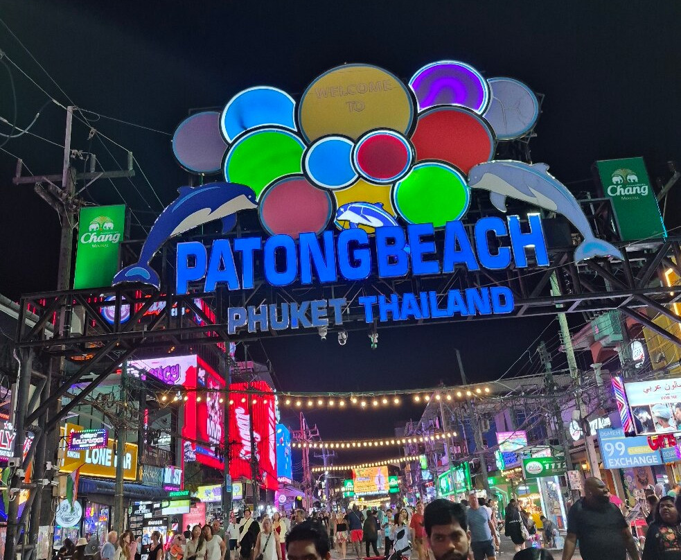 Bangla Night Market-芭东海滩必去景点