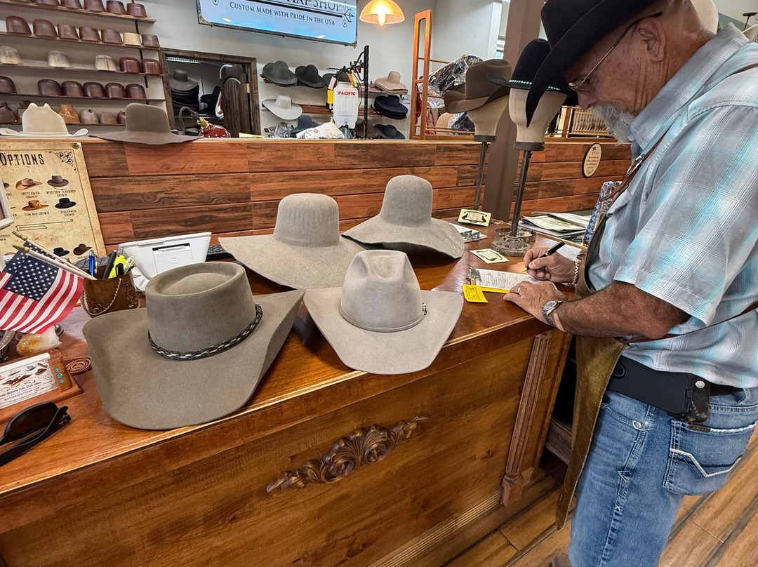 Watson's Hat Shop-洞溪必去景点