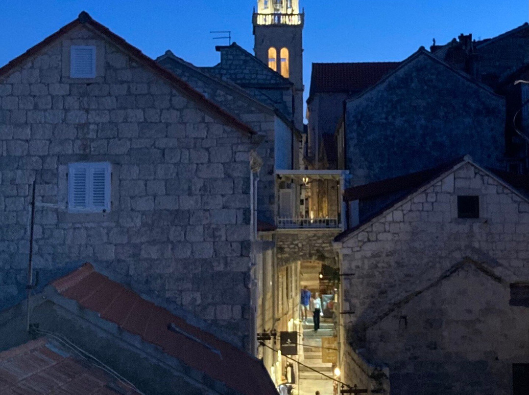 Massimo Cocktail Bar-科尔丘拉镇必去景点