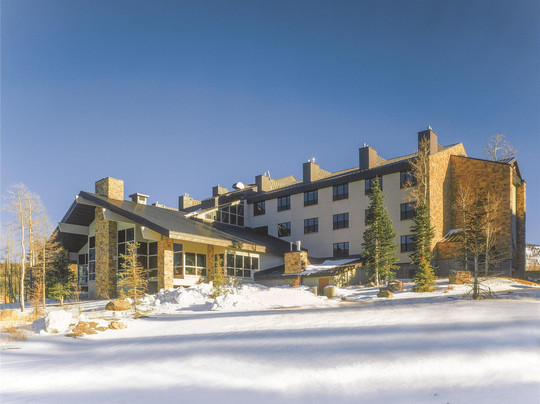 布里安赫德酒店住宿-雪松休闲旅舍