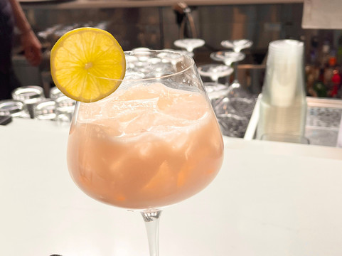 希尔顿欢朋套房酒店-费尔菲尔德主图