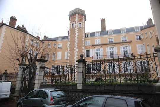 Tour Chevrier-索恩河畔沙隆必去景点