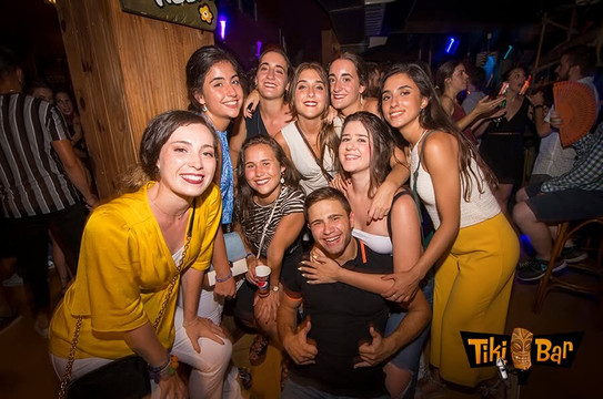 Tiki-Bar-甘迪亚海滩必去景点