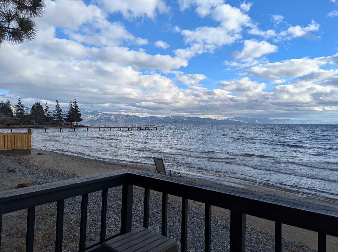 弗朗西斯肯河边旅馆主图