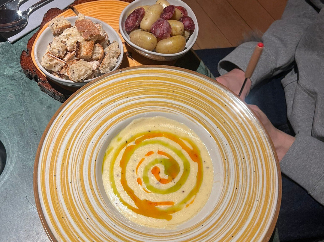 德拉库罗讷酒店主图