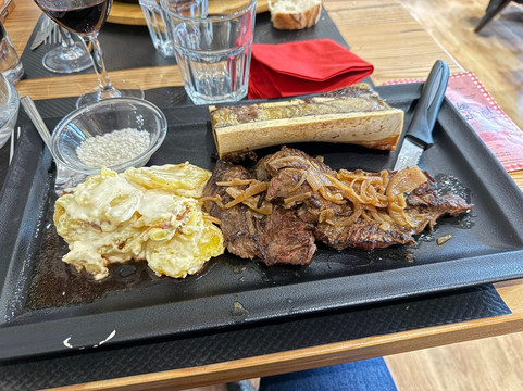 Le Restaurant Des Gens Bons