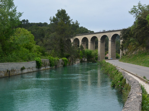 Pont-aqueduc De Galas-泉水小镇必去景点