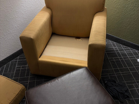 麦迪逊南速8酒店主图