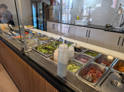 Mahalo Bowls & Rolls