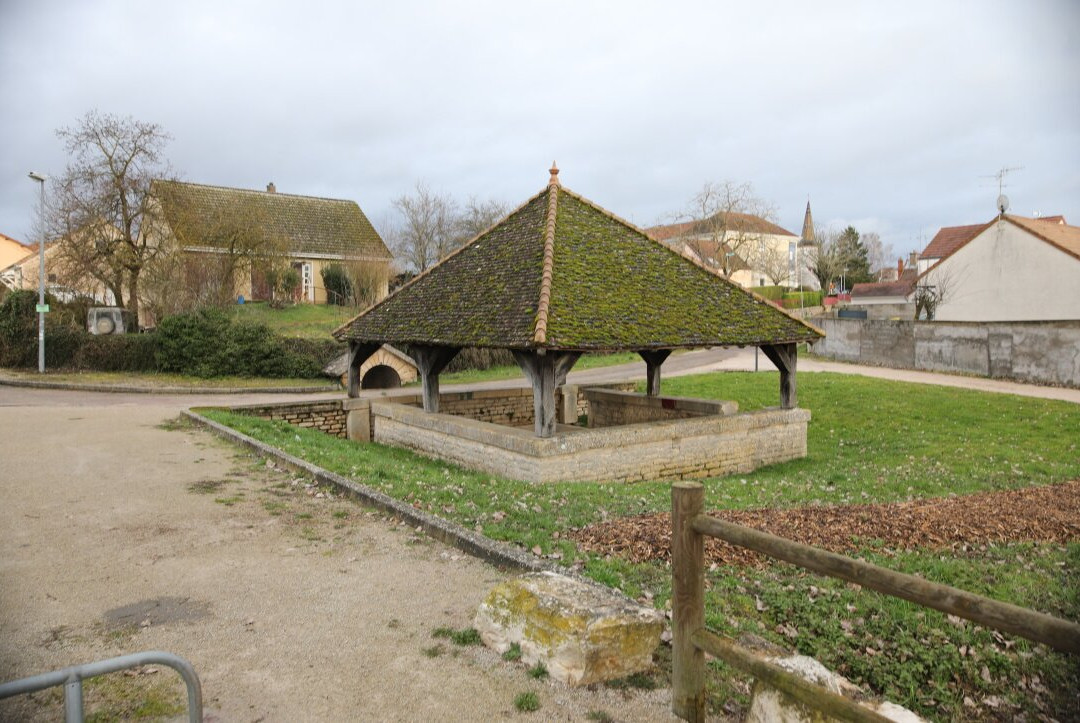 La source et le lavoir de Perrey-Crissey必去景点