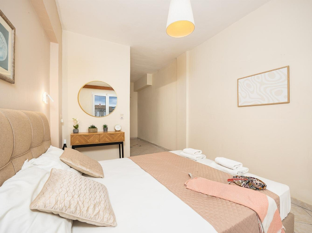 库鲁里斯海滩酒店主图