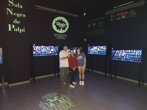 Museum of Luminescent Minerals and Painting Exhibition