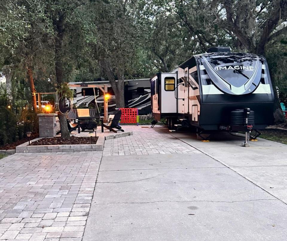 Camper RV in River Ranch